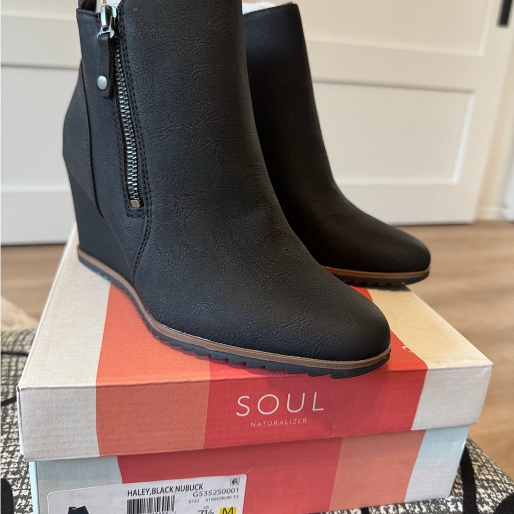 Naturalizer Soul Women's Haley Wedge Ankle Bootie, size 7.5, NWB